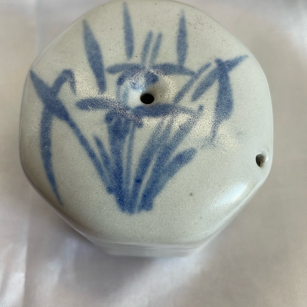 Antique Korean Porcelain Octagon Water Dropper Blue and White Design